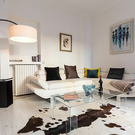 Centrally Located Modern 2 Bed Apartment In Cannes With Aircon And High Ceilings And Modern Design 696 Bagian luar foto