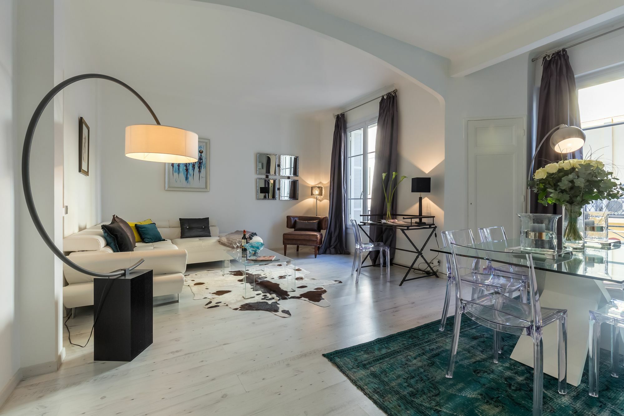 Centrally Located Modern 2 Bed Apartment In Cannes With Aircon And High Ceilings And Modern Design 696 Bagian luar foto